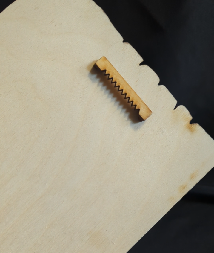 Notice: Free Elf Wall Art - Image 2